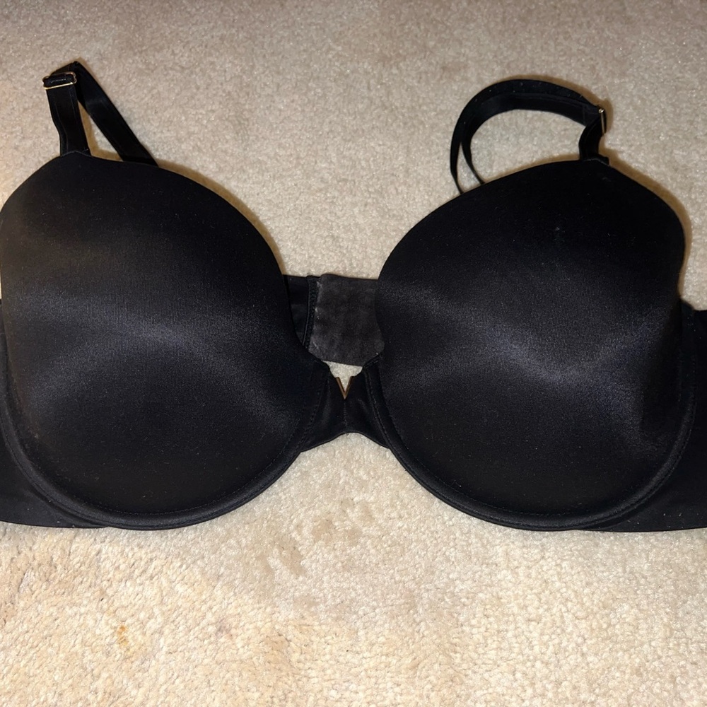 VS Black T-Shirt Bra - Smooth Padded Support Perfect Coverage Bra 42DDD